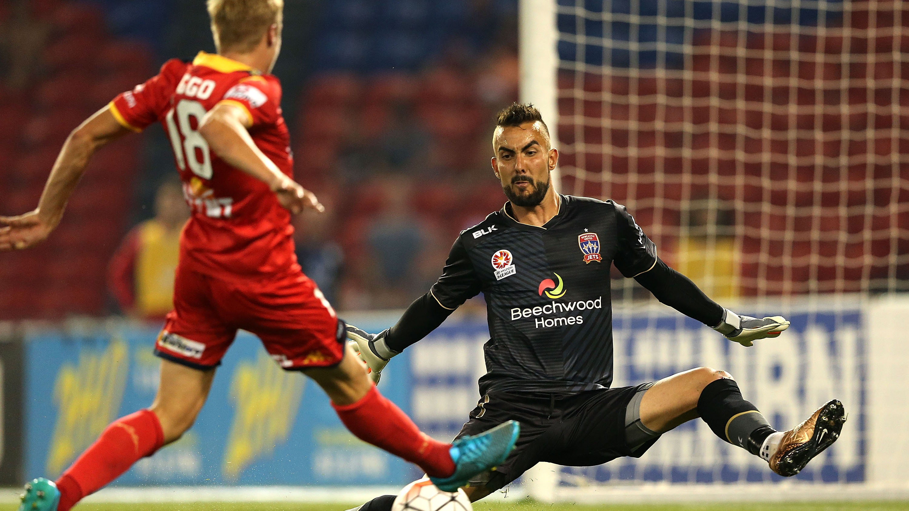 Newcastle Jets 0 – 0 Adelaide United / Hunter Stadium, 18.12.15