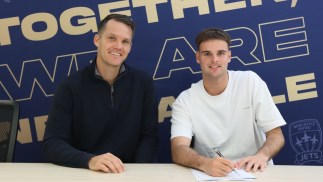Local Goalkeeper Signs Scholarship Deal
